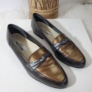 TROTTERS Leather Two-Tone Twist Metallic Loafers
